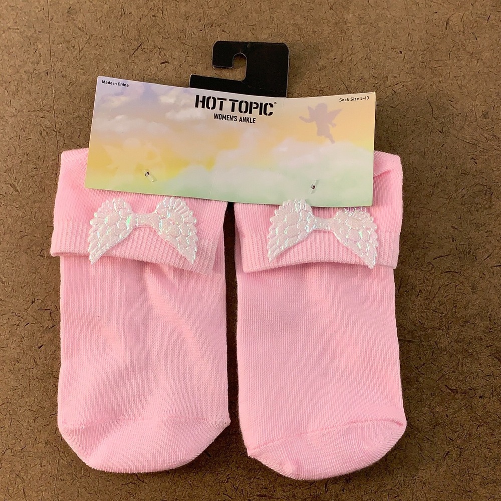 Hot Topic Women's Shoe Size 5-10 Pink 3D Wings Ankle Socks 1 Pair NWT